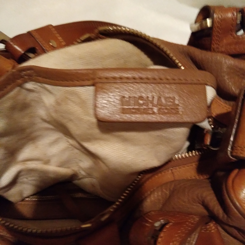 Michael Kors Brown leather purse - Picture 11 of 11